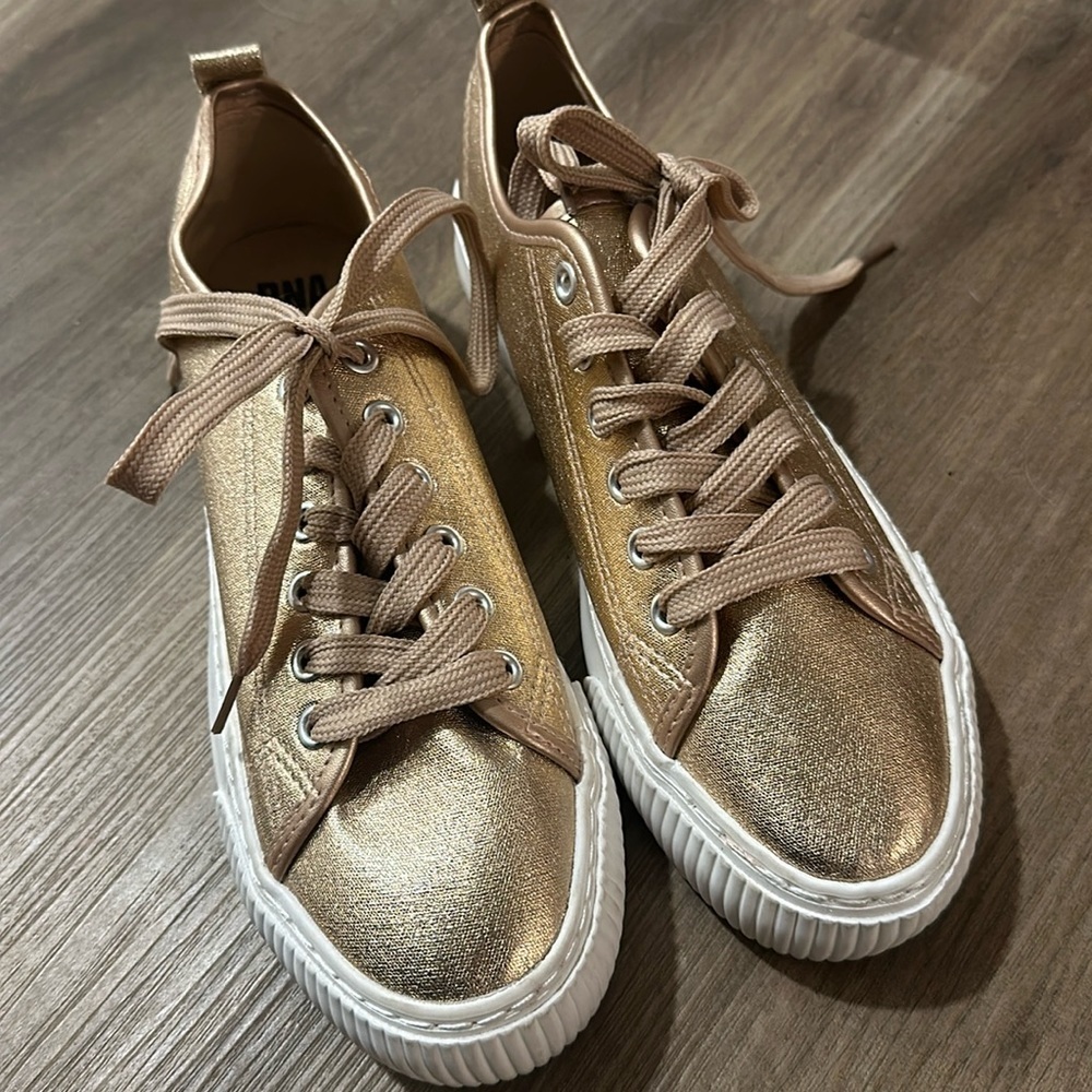 🌸DNA New York Sneakers🌸